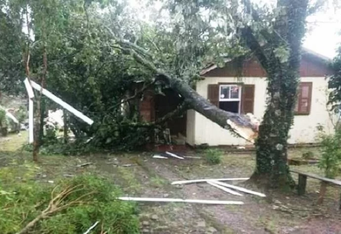 Vendaval mata uma pessoa na Serra Gaúcha