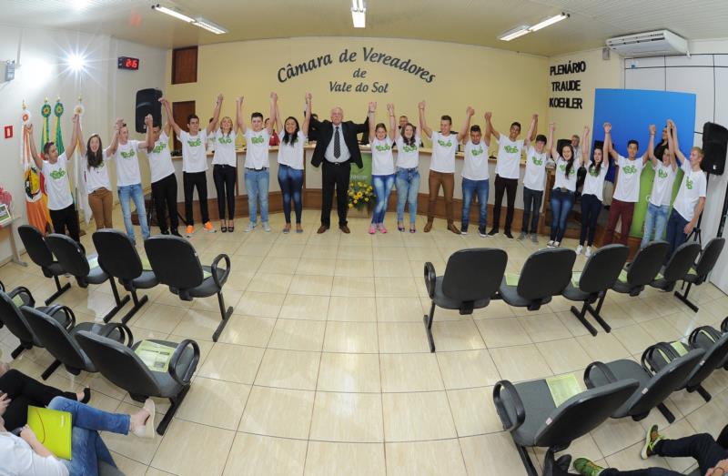 Jovens aprendizes de Vale do Sol são habilitados em gestão rural