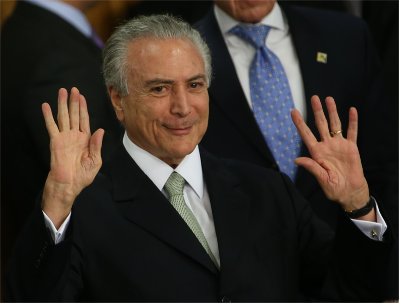 Relatório contra Temer é rejeitado na CCJ