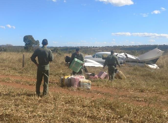 Avião com 500 quilos de cocaína é interceptado pela FAB