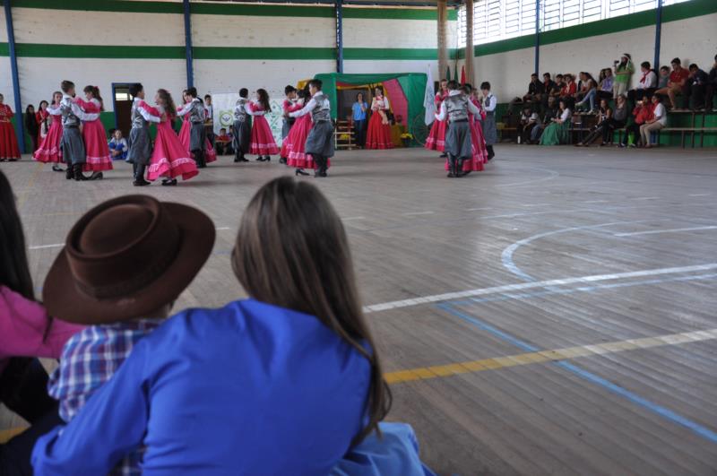 Projeto Despertar recebe alunos de Segredo em dia de integração