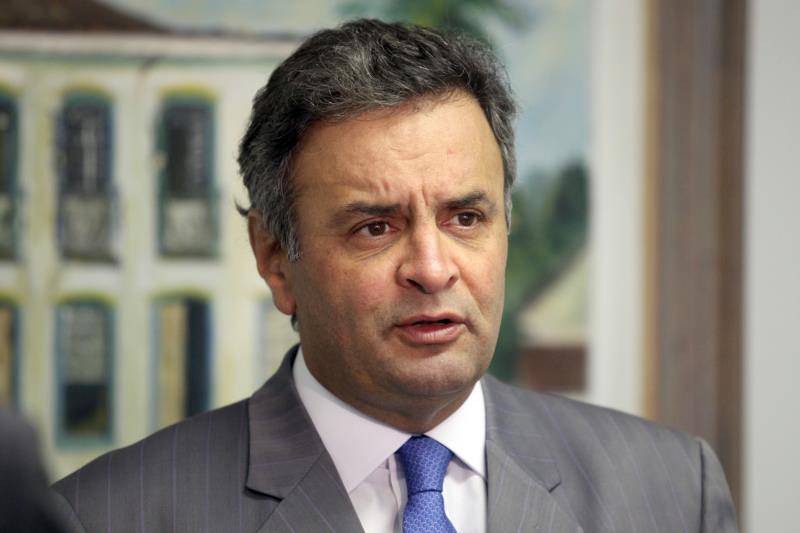 STF determina bloqueio de R$ 1,6 milhão em bens de Aécio Neves