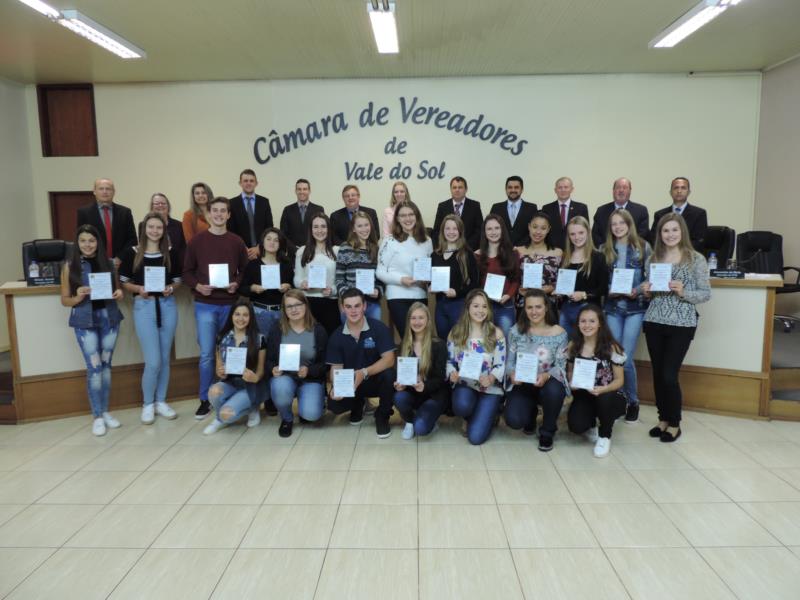 Alunos têm desempenho reconhecido pela Câmara de Vale do Sol