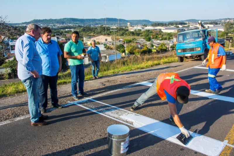 Trecho da BR-471 recebe sinalização elevada