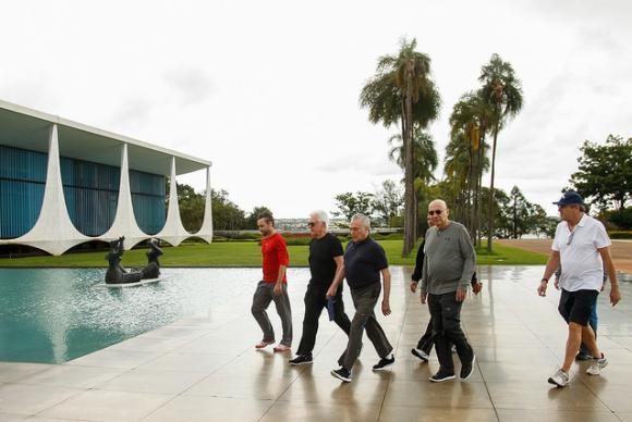 Temer e ministros fazem caminhada e reunião sobre cenário econômico