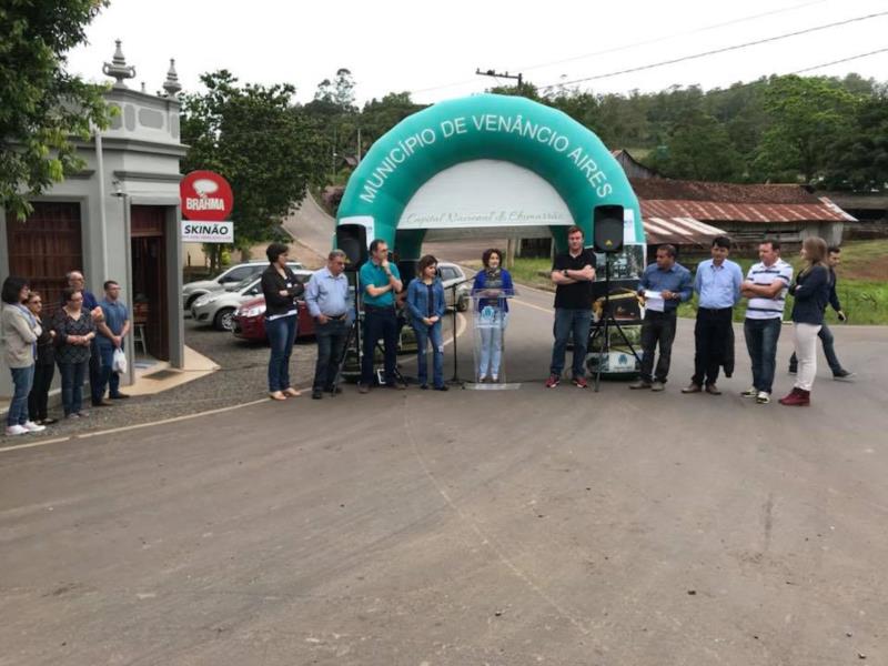 Comunidade celebra asfalto em Vila Teresinha