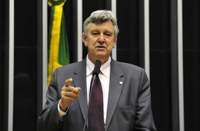 “Foi meu parceiro. Defendíamos a questão da fumicultura e outros interesses da região”, destaca o senador Luiz Carlos Heinze