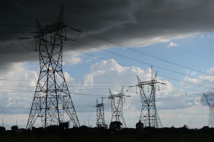 Tarifa de energia deve permanecer na bandeira verde até março, diz ministro