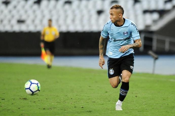 Éverton marca no último lance e Grêmio vence o Fluminense no Rio