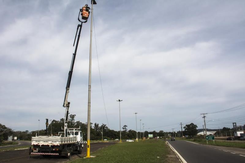 Repostos os fios e cabos furtados no trevo do Gaúcho Diesel