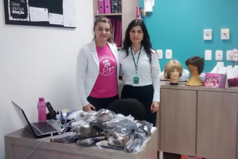 Campanha arrecada mechas de cabelo para auxiliar pacientes com câncer