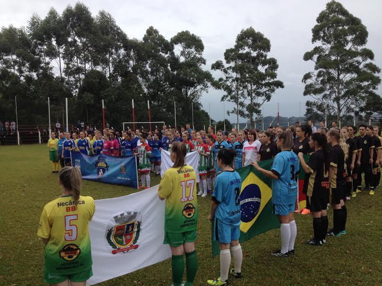 Municipal de Futebol Feminino abre semifinal neste domingo