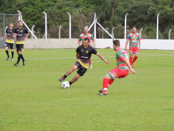 Linha e João Alves empatam no primeiro jogo da semi