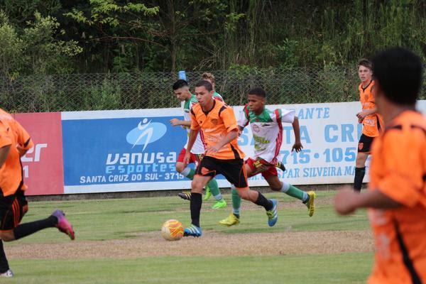 Linha Santa Cruz e São José vencem na Copa CFC Celso