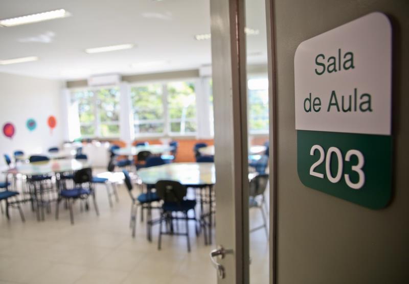 Repasse de R$ 40,5 milhões para reformas em 298 escolas começa segunda