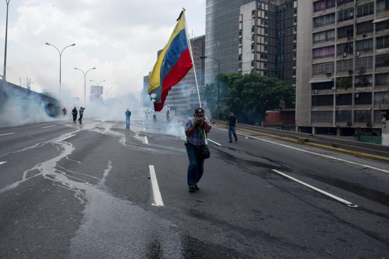 Governos da América Latina criticam onda de violência na Venezuela