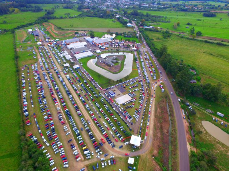 Público lota Parque Itamar Vezentini  no último dia da Expocande Candelária