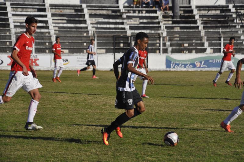 Três atletas do Santa Cruz farão testes no Internacional