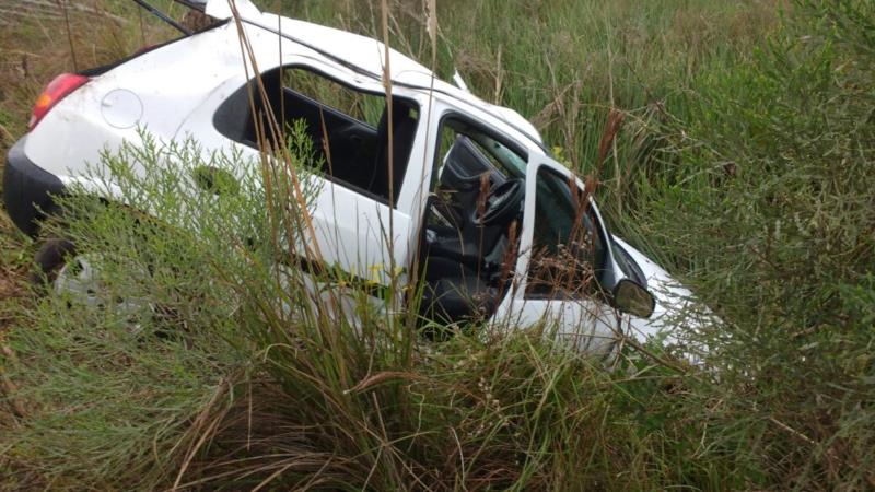 Jovem fica ferida em saída de pista na RSC-287