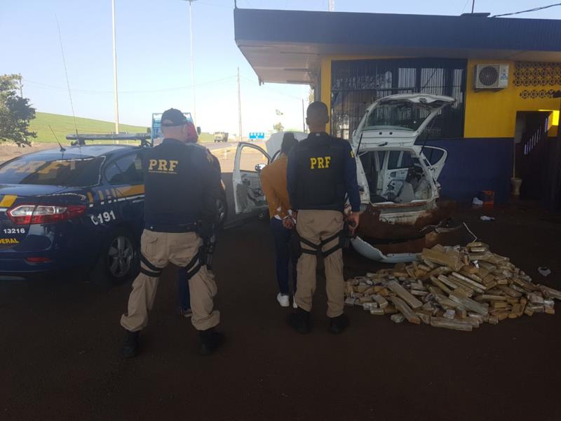 PRF apreende 184 kg de maconha em veículo com placas de Cachoeira do Sul