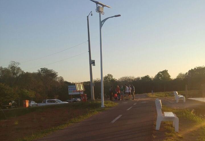 Pedestre é atropelada por ciclista no Lago Dourado