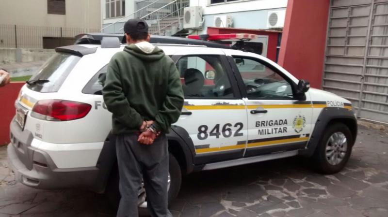 Brigada Militar prende homem por porte ilegal de arma de fogo