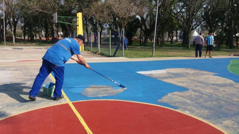 Quadras poliesportivas do Parque da Oktober são revitalizadas