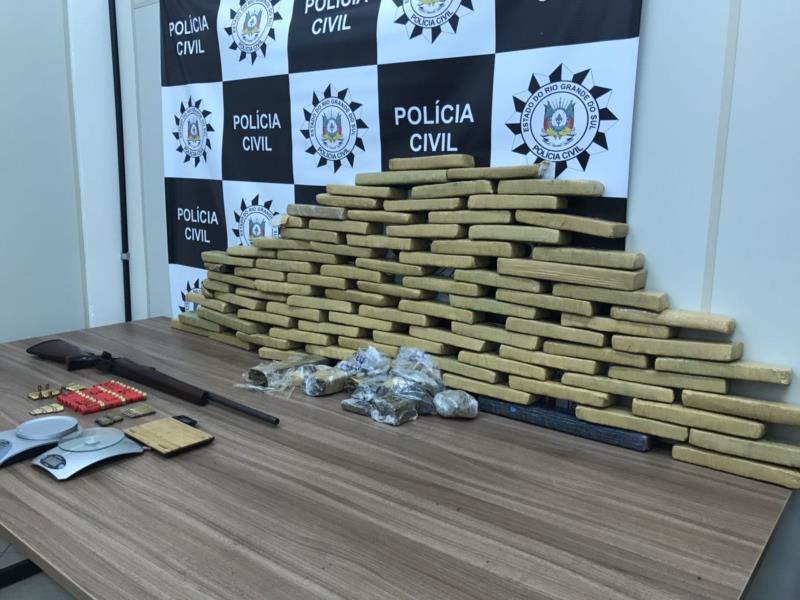 Polícia desmantela centro de distribuição de drogas