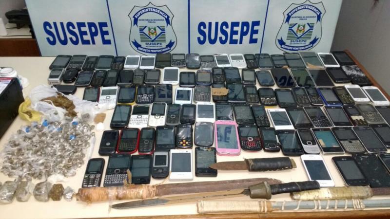 Revista geral apreende 104 celulares, drogas e outros ilícitos em duas galerias do Presídio Regional