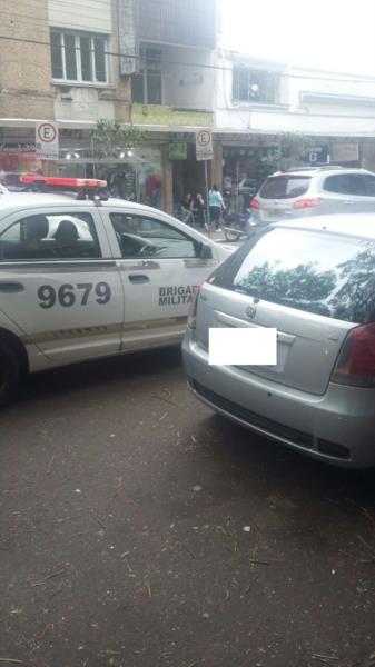 Mulher é presa ao ser flagrada conduzindo veículo roubado em Venâncio Aires