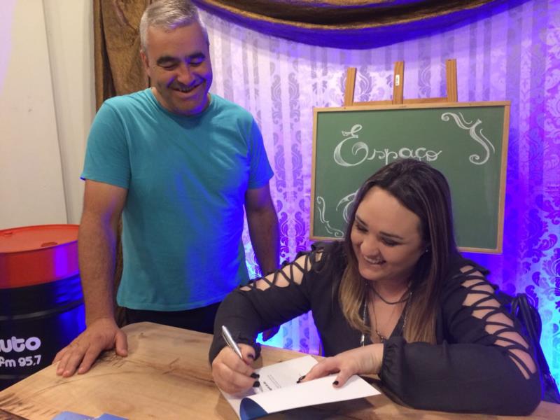 Mensagem do Dia é apresentado na Feira do Livro