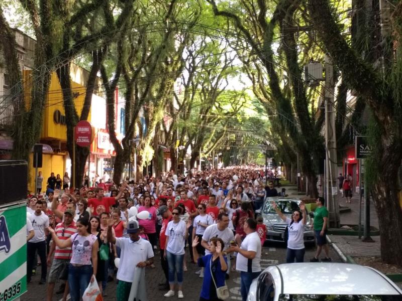 1ª Marcha para Jesus reúne mais de 3 mil fiéis em Santa Cruz