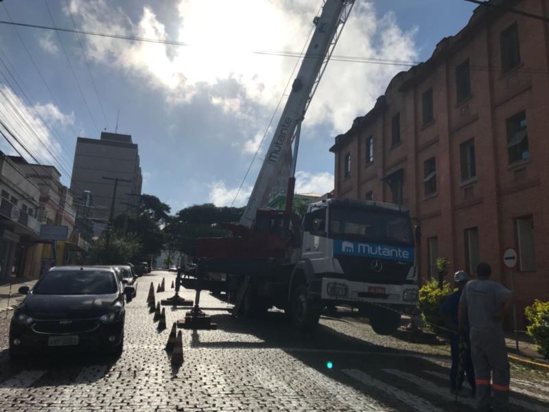 Obras alteram trânsito em rua do Centro de Santa Cruz