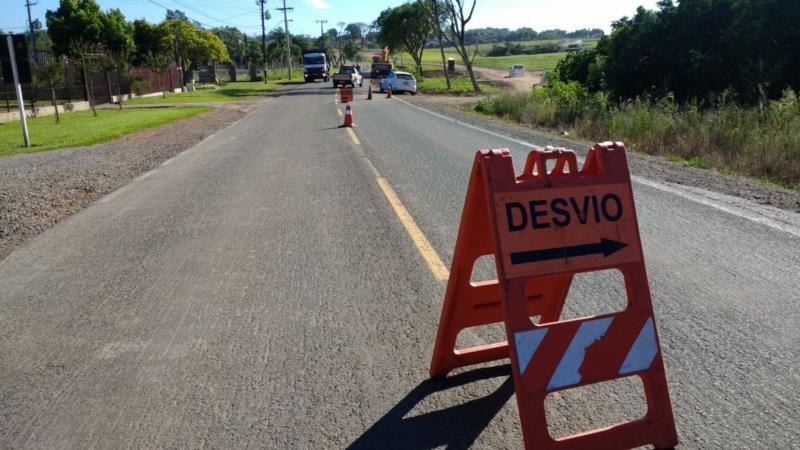 Obras alteram trânsito na Avenida Orlando Oscar Baumhardt