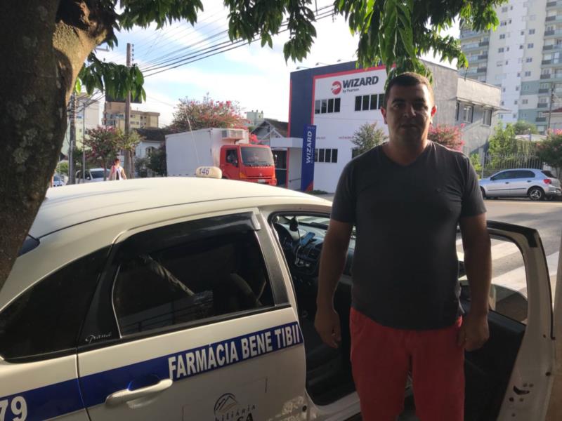 “Não vai vingar”, aposta taxista sobre chegada do Uber em Santa Cruz