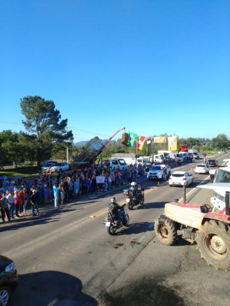 Protesto reúne mais de 400 pessoas em Vale do Sol