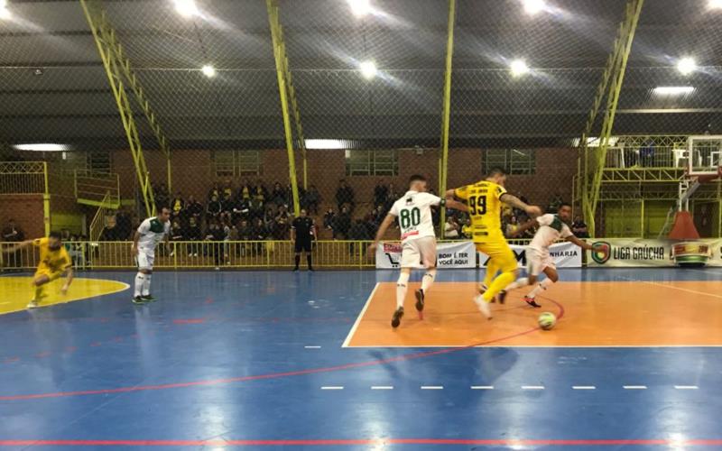 Assoeva goleia pela Liga Gaúcha de Futsal