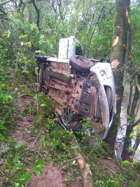 Adolescente morre após carro cair em barranco em Venâncio Aires