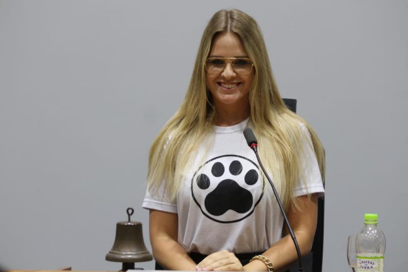 Bruna Molz é a nova presidente da Câmara de Vereadores