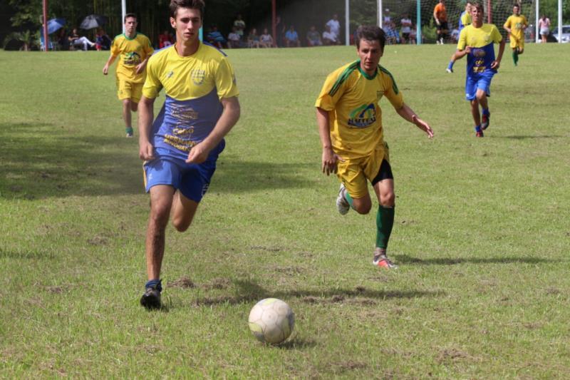 Lifasc define semifinalistas da Copa Center Tech Informática neste domingo