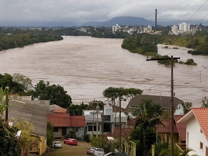 Rio Taquari volta a subir e alerta para nova enchente