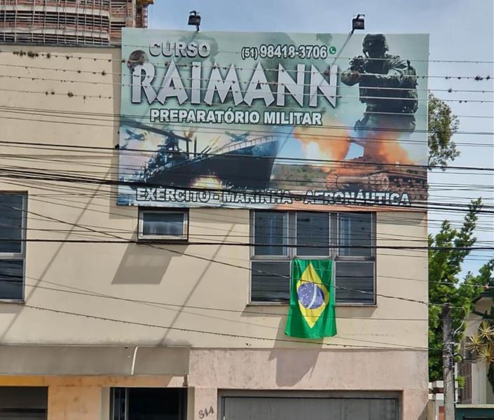 Curso Raimann: há mais de duas décadas preparando carreiras militares