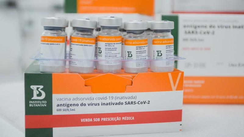 Estado recebe doses da Coronavac e Astrazeneca nesta quinta-feira