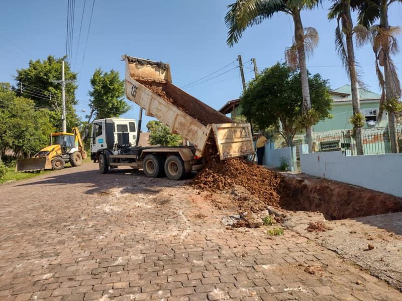 Helena Hermany sanciona lei da transparência em obras públicas