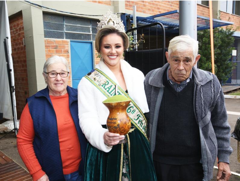 “Coração está batendo a mil”, destaca família da rainha da 16ª Fenachim.