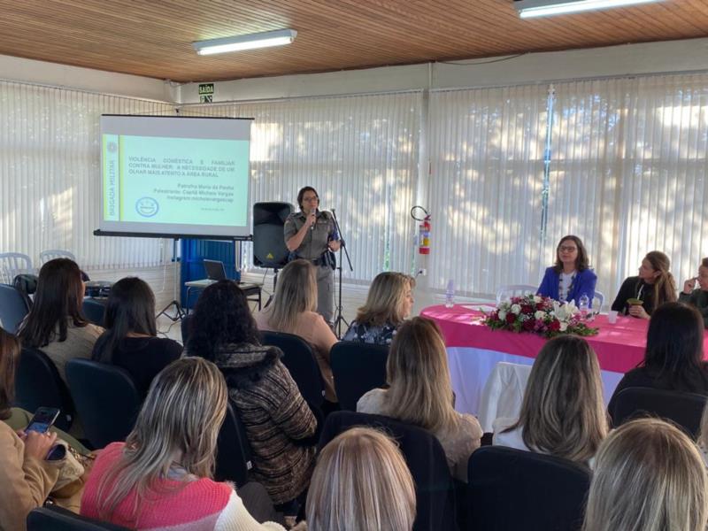 Patrulha Maria da Penha participa do 3º Encontro das Vereadoras do Vale do Rio Pardo na Fenachim