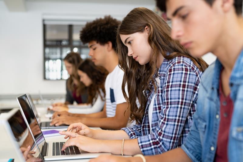 Escola de Ensino Médio e Técnico Senac Santa Cruz do Sul inscreve para cursos na área de TI