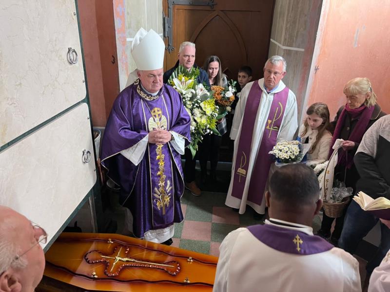 Dom Sinésio é sepultado na Catedral São João Batista