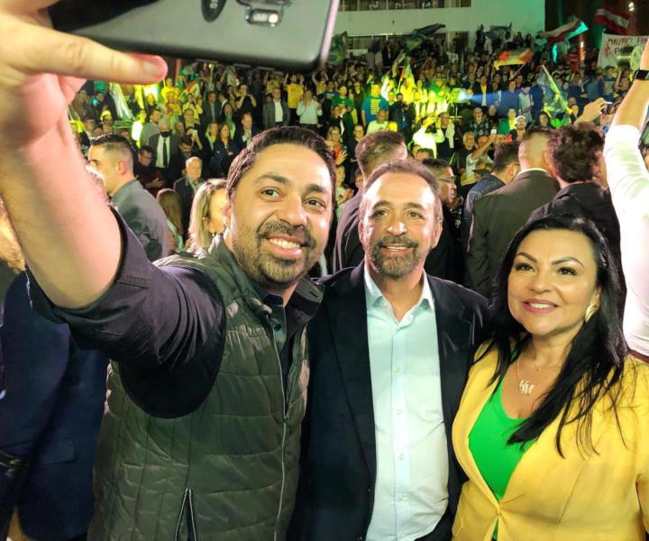 Marcelo e Kelly Moraes oficializam candidatura durante convenção do PL