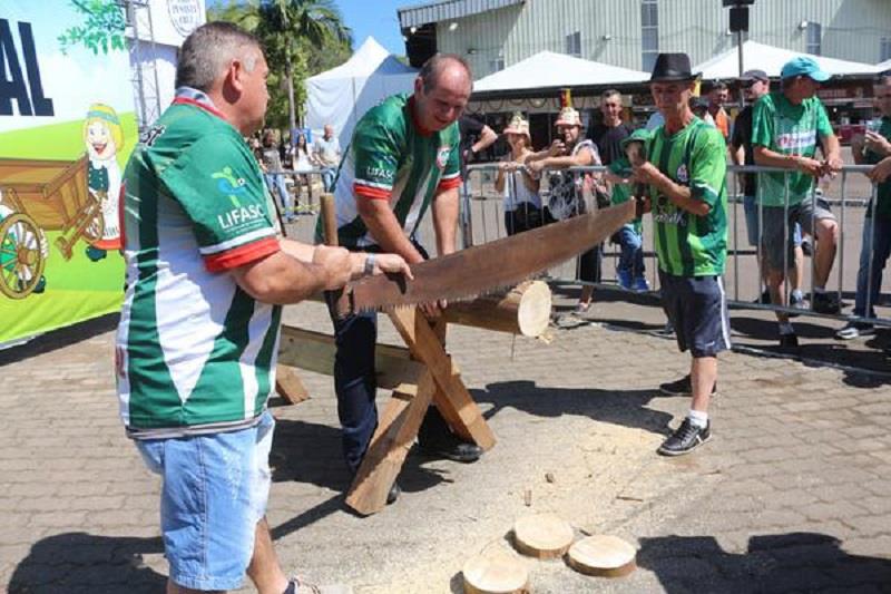 Lifasc leva alegria das comunidades do interior à 37ª Oktoberfest